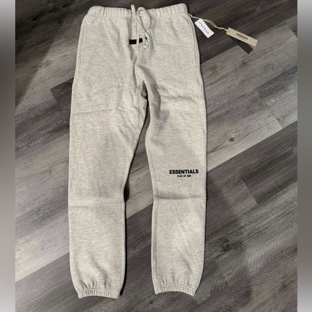 Essentials fear of god light oatmeal